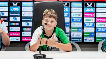Feyenoord header persconferentie