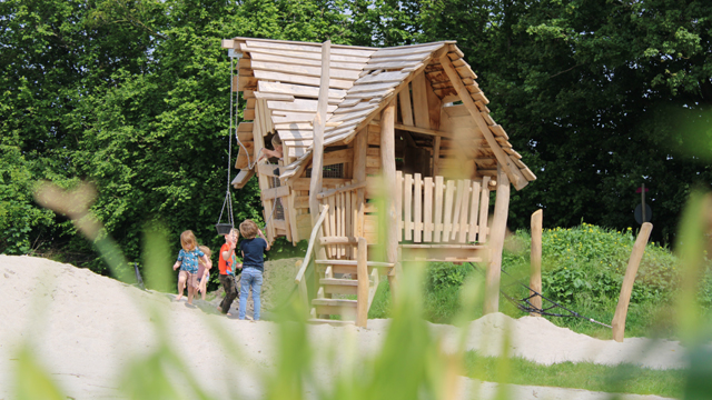 Heksenblotevoetenpad speeltuin