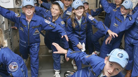 Space Expo header gewichtsloos